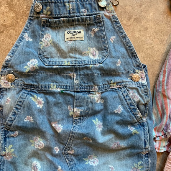 Girls 4T bundle - Picture 4 of 6